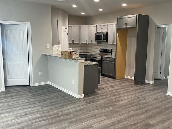 3rd image of 2866 Melissa Ln