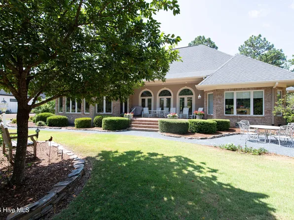 32 Lasswade Drive, Pinehurst, NC 28374