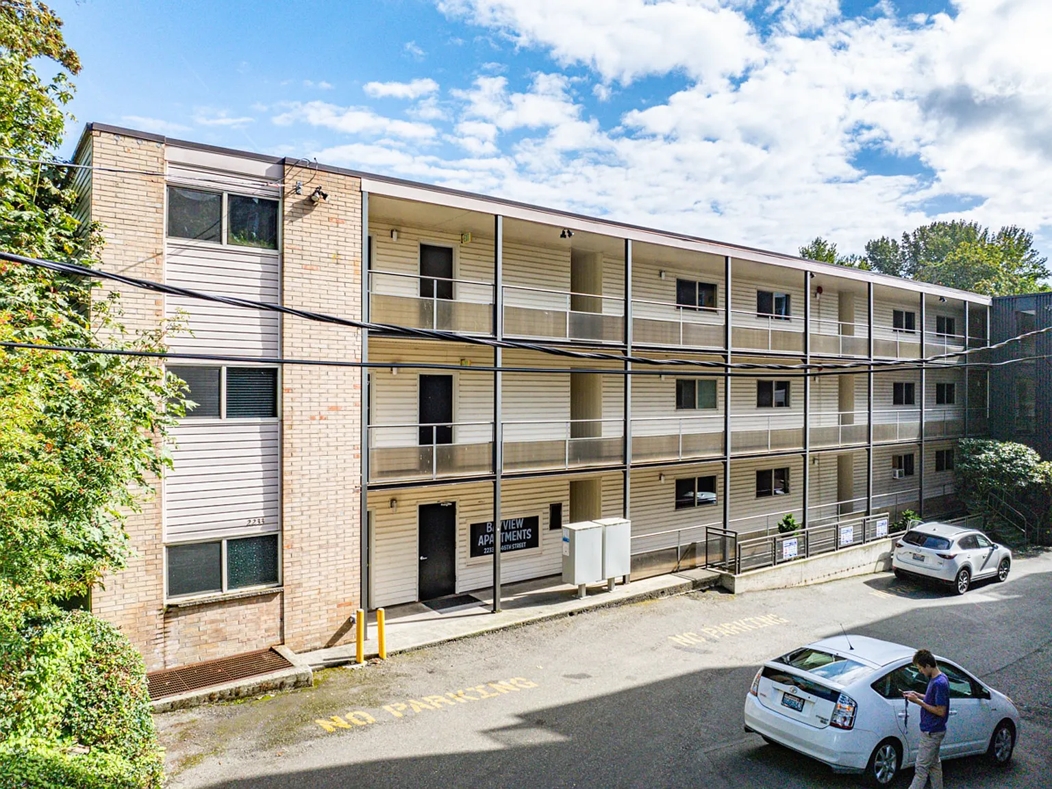 Bayview Apartments — Photo 1