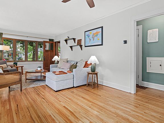 4th image of 2715 40th Ave S