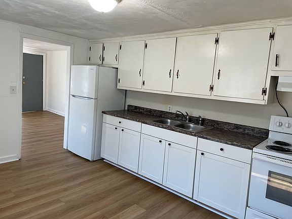 2nd image of 370 Chatelaine Ave #370B