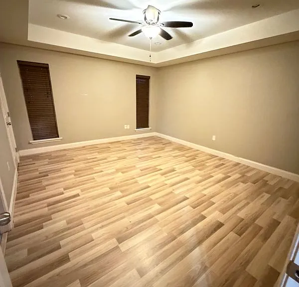 14443 Bywood Ave — Photo 2