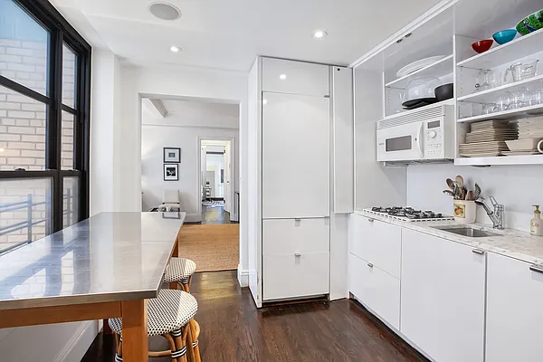 Sold by Compass | media 1