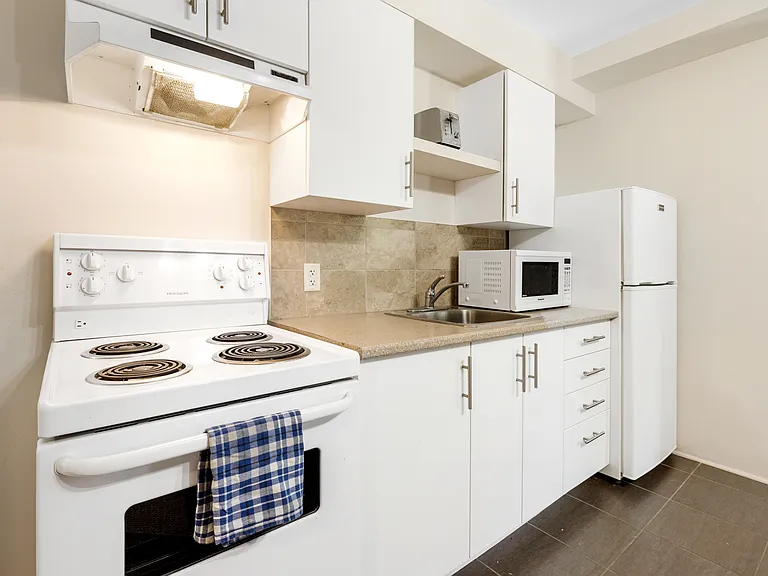 467 Slater St — Photo 31