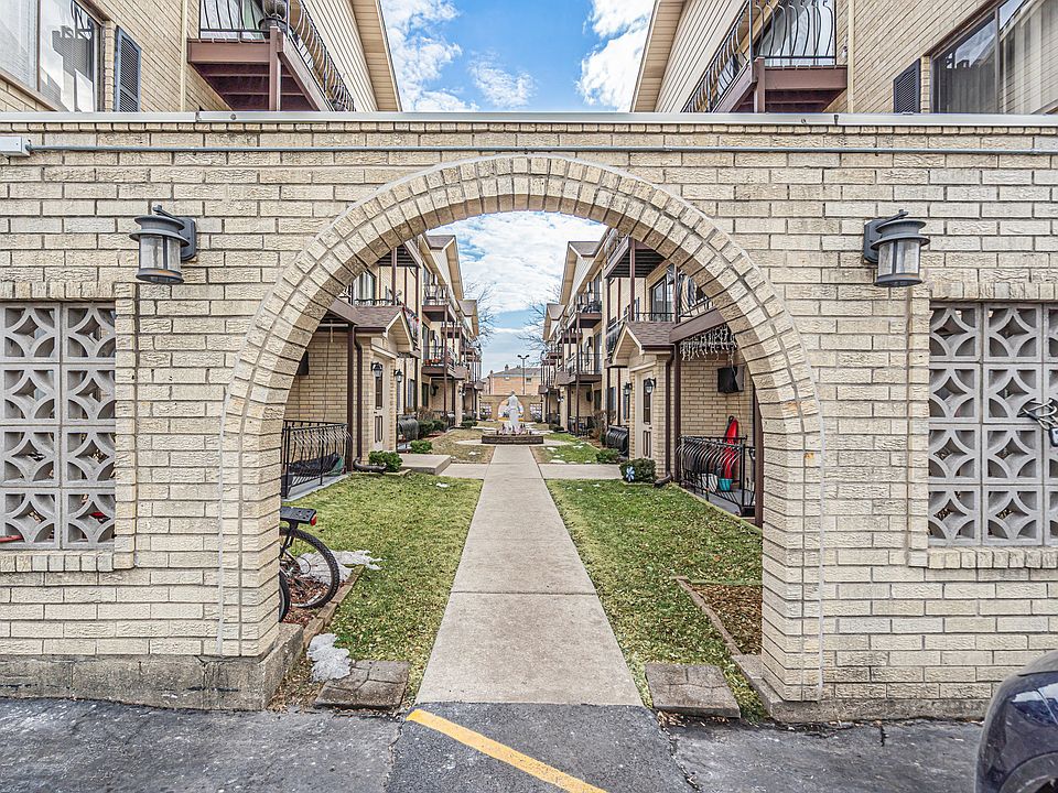1st image of 7224 W Wrightwood Ave APT 206