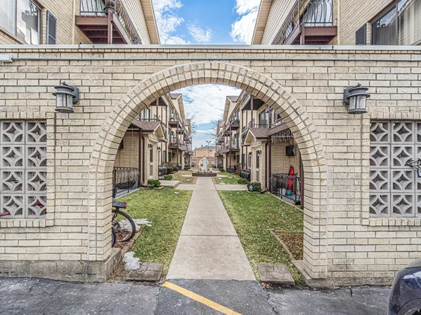 7224 W Wrightwood Ave APT 206, Elmwood Park, IL 60707