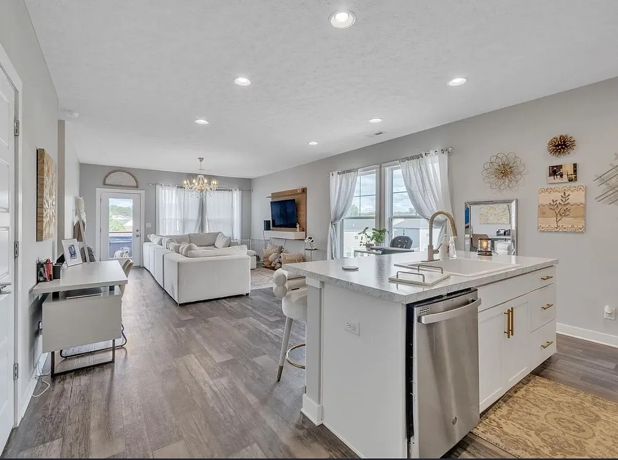 3 bed, 1393 sqft, $1,850 — Photo 3
