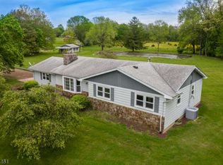 236 Quakertown Rd, Pittstown, NJ 08867