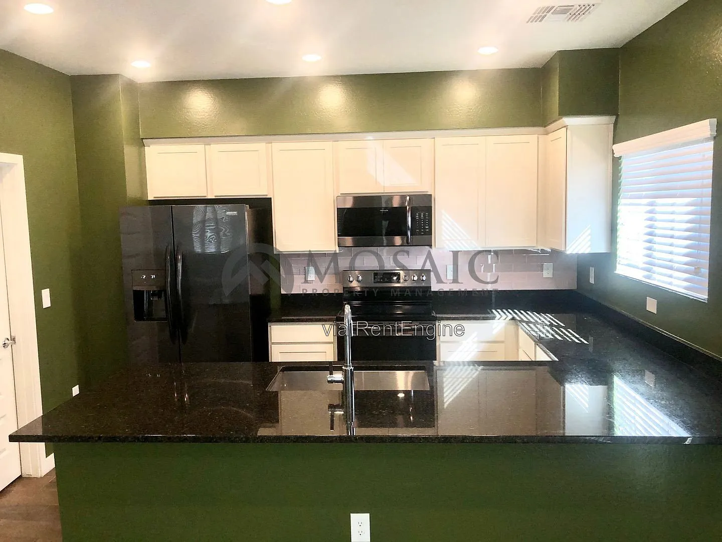 2 bed, 2.5 bath, 1370 sqft, $2,050 — Photo 3
