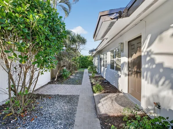 1015 NE 17th Ct, Fort Lauderdale, FL 33305