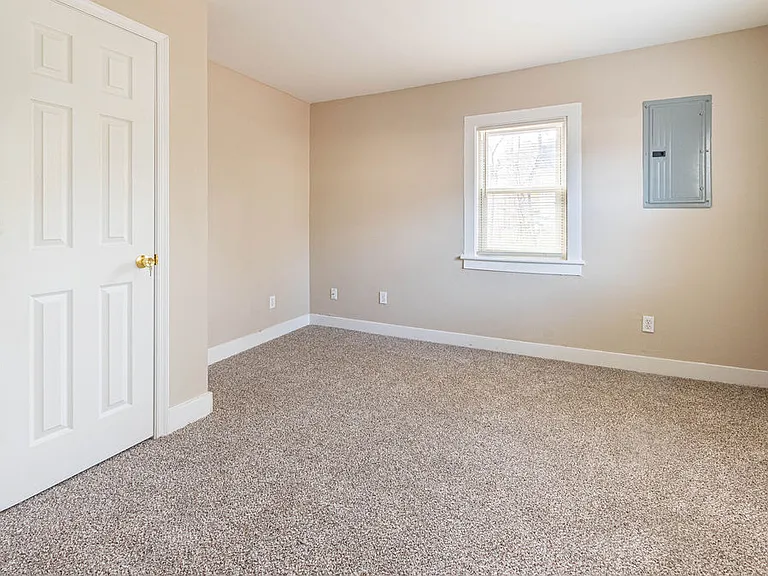 125 Lewis Dr — Photo 4