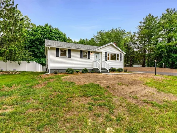 167 Center St, Groveland, MA 01834