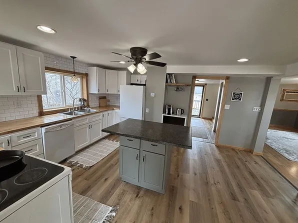 310 2nd Ave NE, Plainview, MN 55964