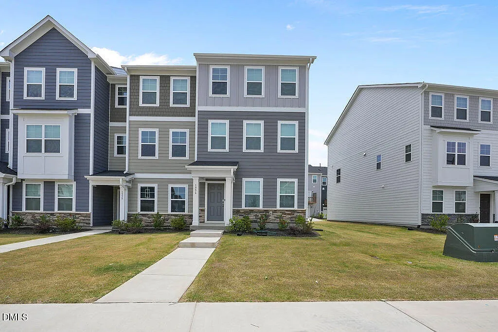 3 bed, 3.5 bath, 1800 sqft, $1,975 — Photo 1