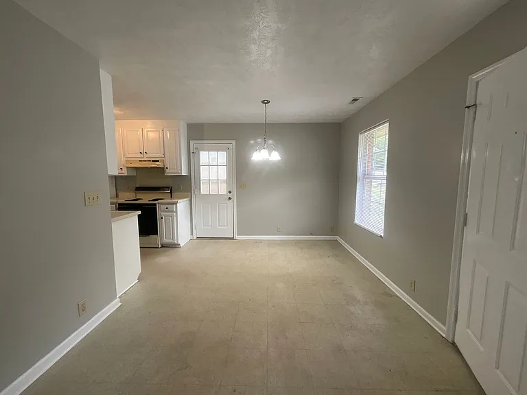 124 Brainerd Ave — Photo 5