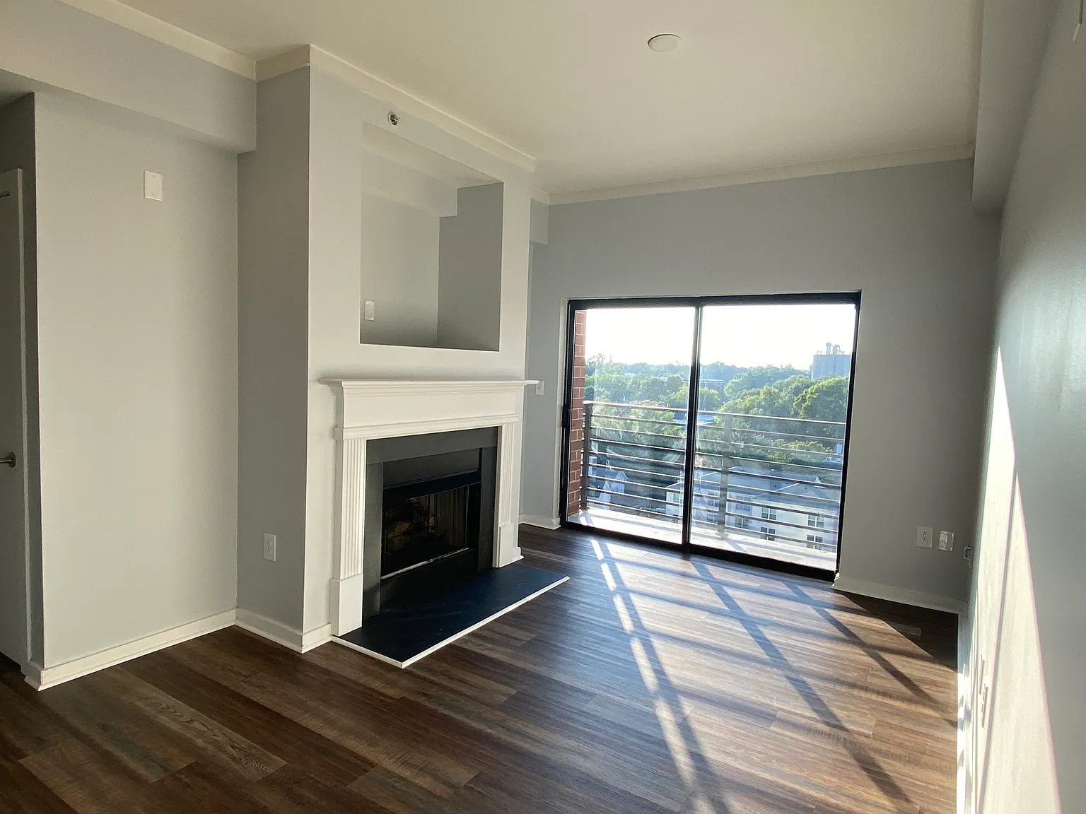2 bed, 711 sqft, $1,645 — Photo 2