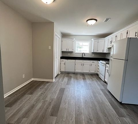 2nd image of 3555 Ash St APT 1
