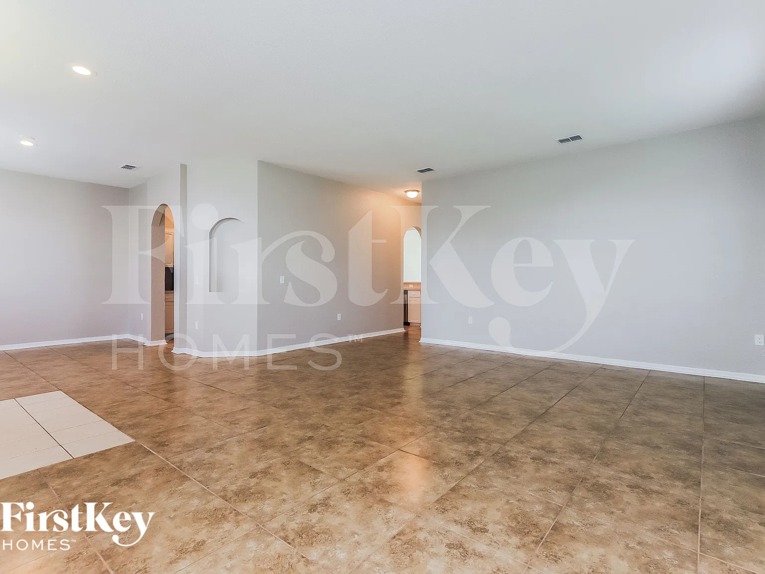 3 bed, 2.0 bath, 2018 sqft, $2,305 — Photo 3