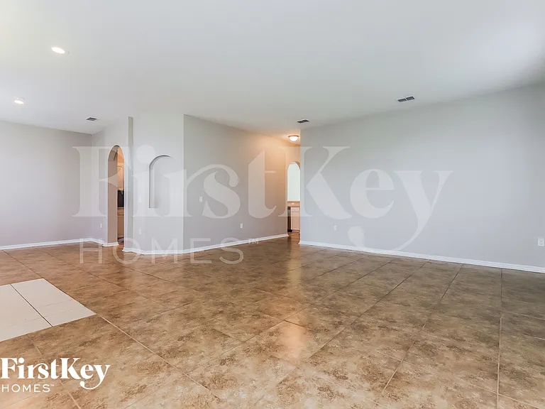 2751 Berkford Cir — Photo 3