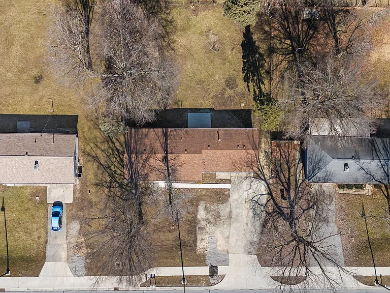 1514 W Dupont Rd — Photo 29
