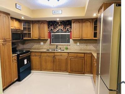 980 SW 80th Ave #B, Pompano Beach, FL, 33068