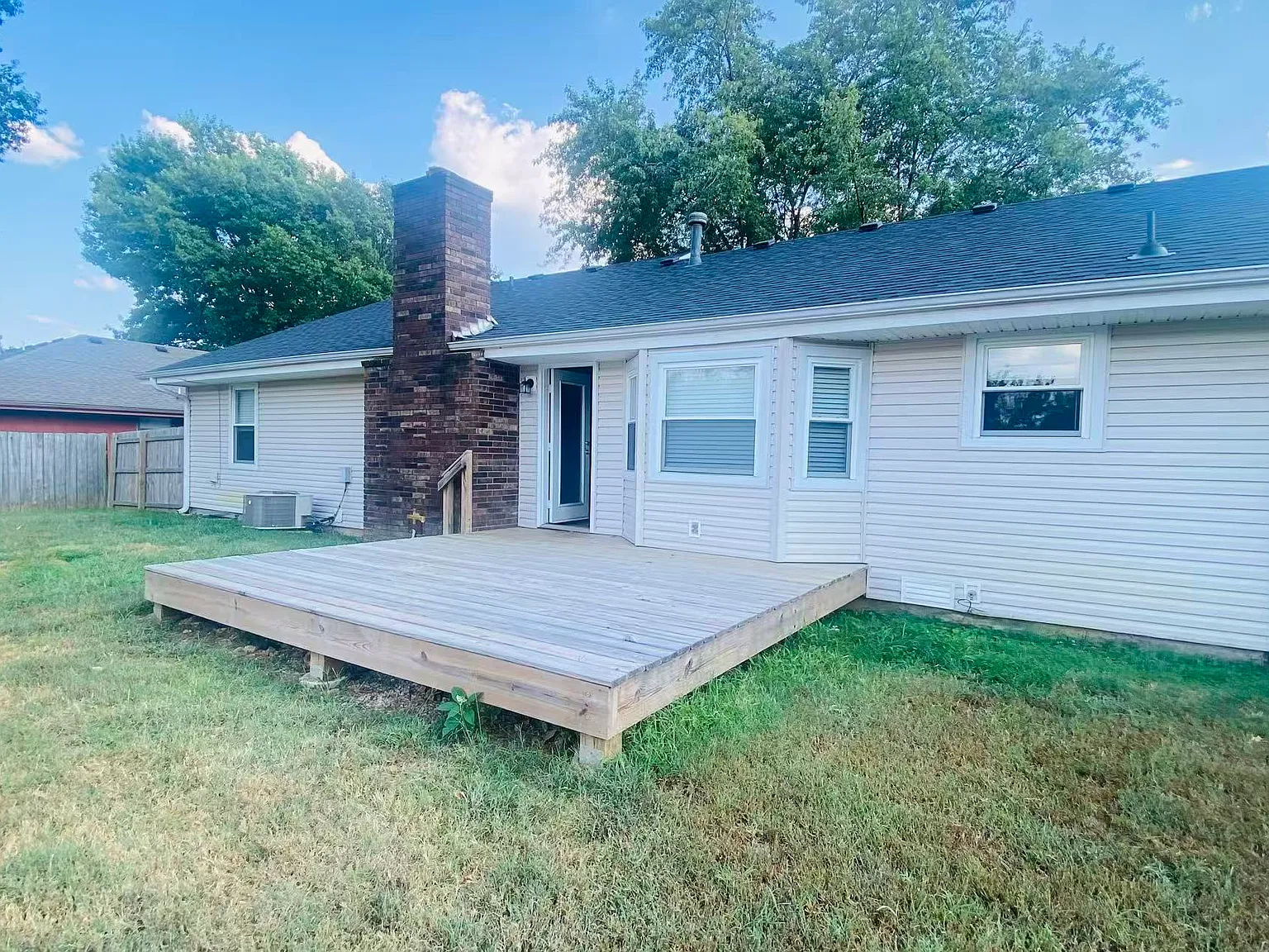 3 bed, 1344 sqft, $1,595 — Photo 2