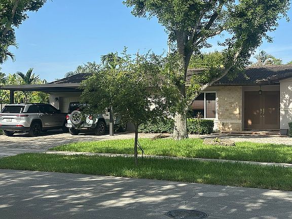 4th image of 8201 SW 92nd Ct
