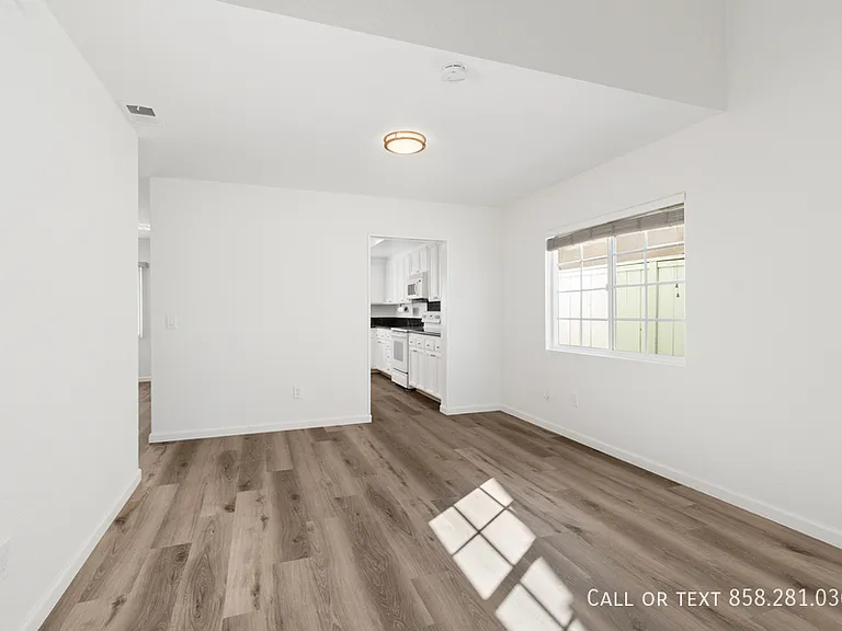 13327 Entreken Ave — Photo 6