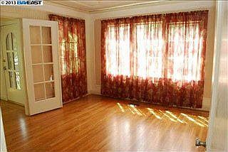 5th image of 275 Beverly Ave