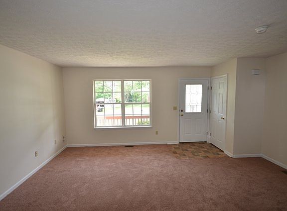 4th image of 1830 Oakes Dr