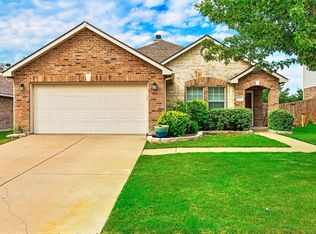 833 Cathy Dr, Burleson, TX 76028