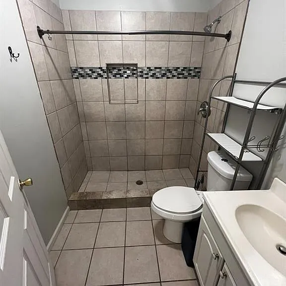 1059 Hampton St NW — Photo 18