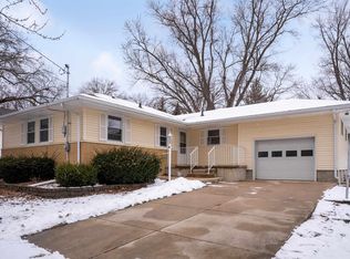 1946 Rainbow Dr, Waterloo, IA 50701
