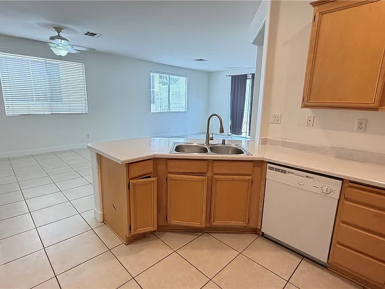 9708 Ridgebluff Ave — Photo 9