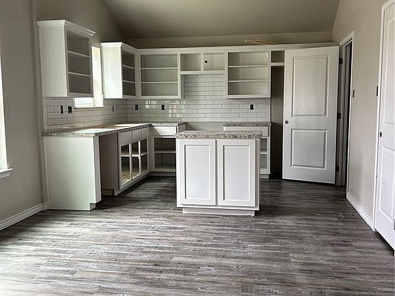 3rd image of 216 W Ruby Rd