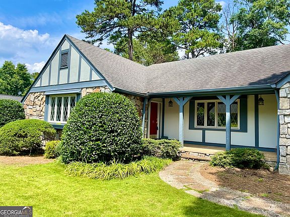 5th image of 11 Cumberland Dr SE