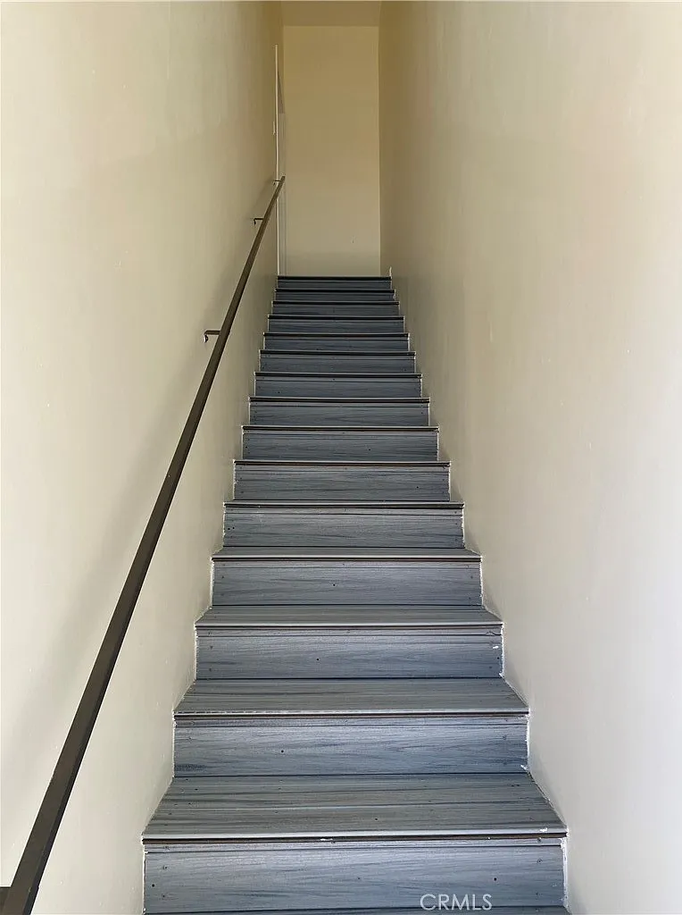 2 bed, 750 sqft, $2,700 — Photo 3