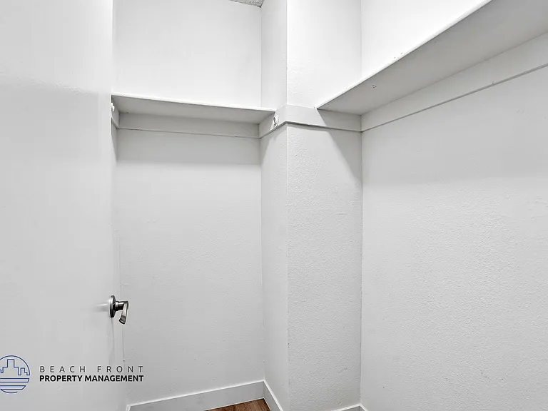 Grand View Tower Apartments — Photo 9