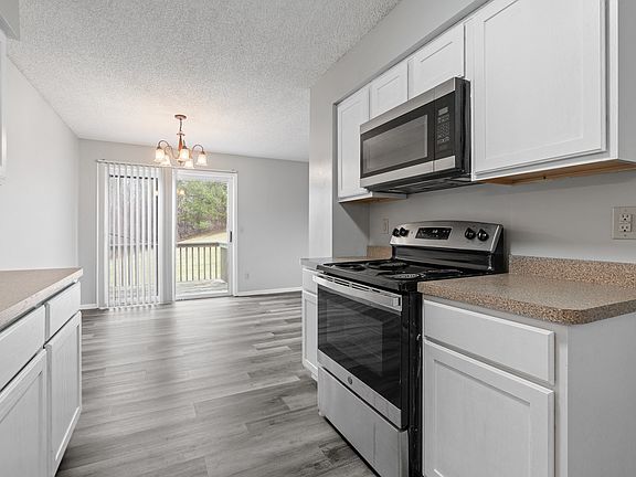 4th image of 3601 Crossroad Ct #1276