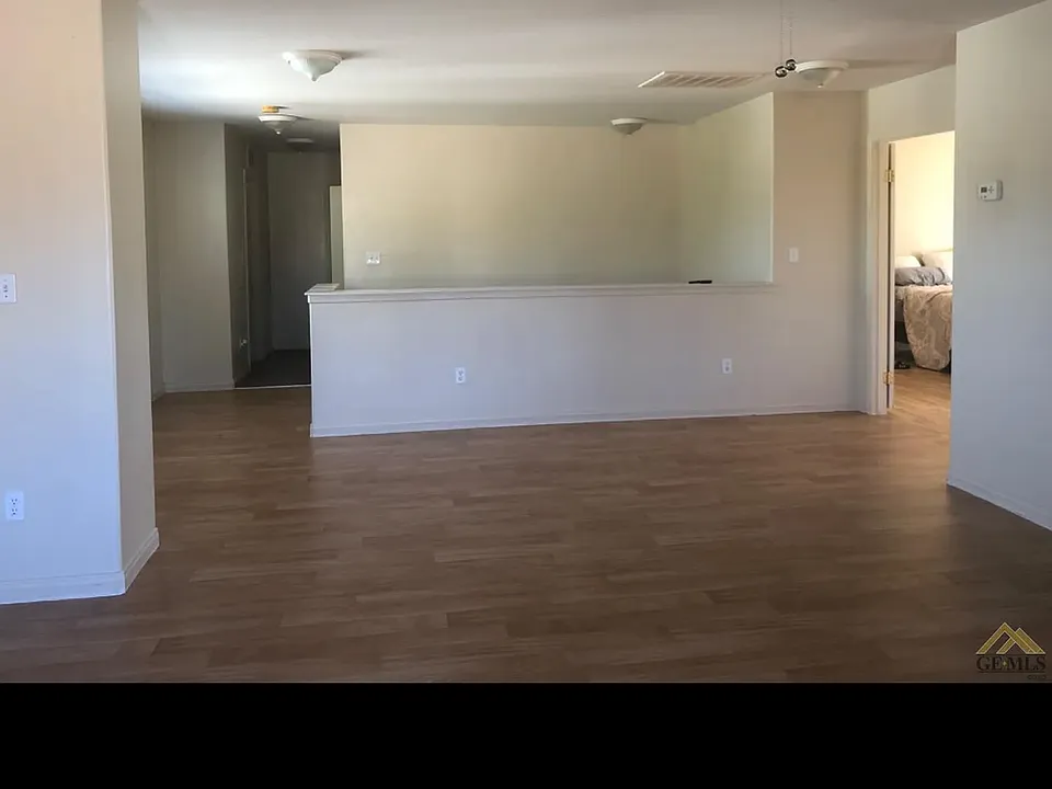11613 Presidential Rd