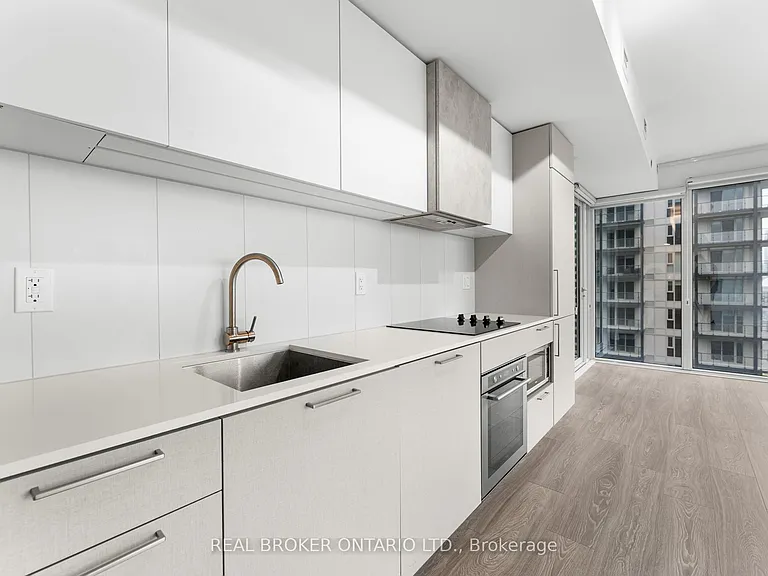 19 Western Battery Rd #2206 — Photo 5