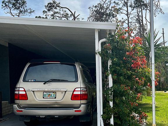 2nd image of 807 Seabrooke Dr