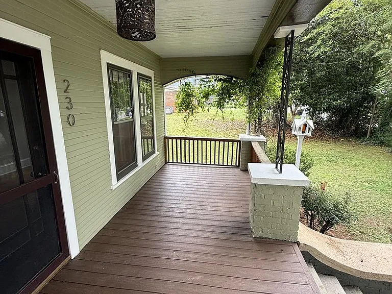 230 Grand Ave — Photo 5