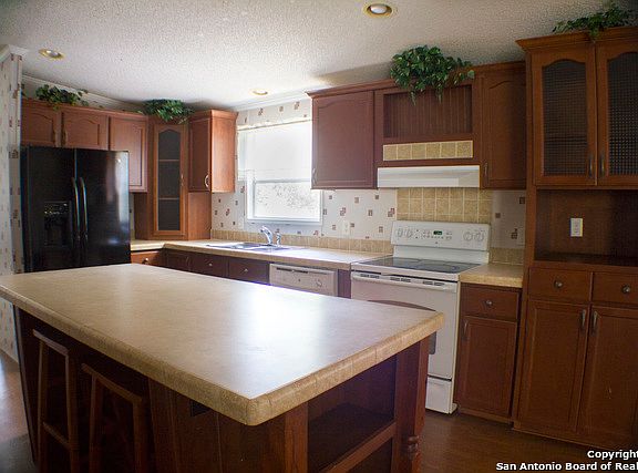 5th image of 1410 County Road 3820