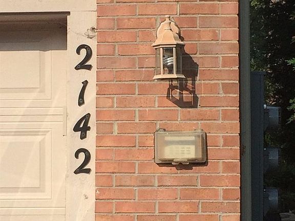 2nd image of 2142 Arcadia Dr