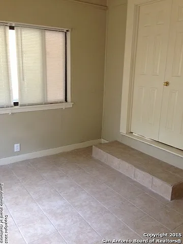 127 Riverdale Dr — Photo 4