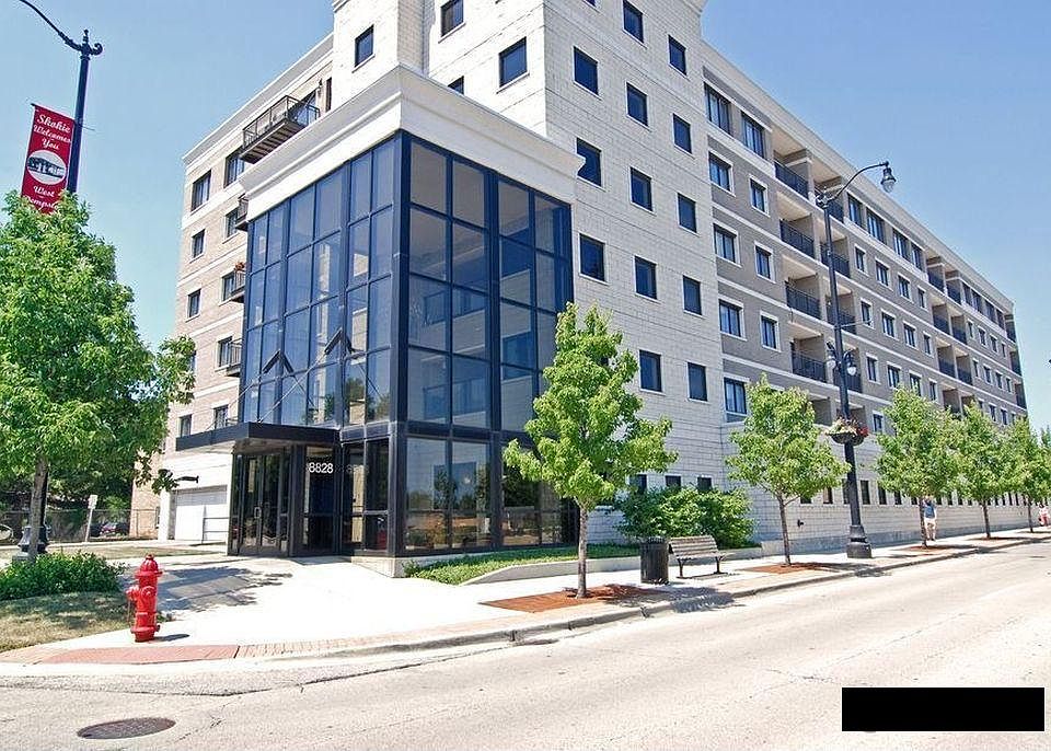 Skokie Gardens Condominium Building