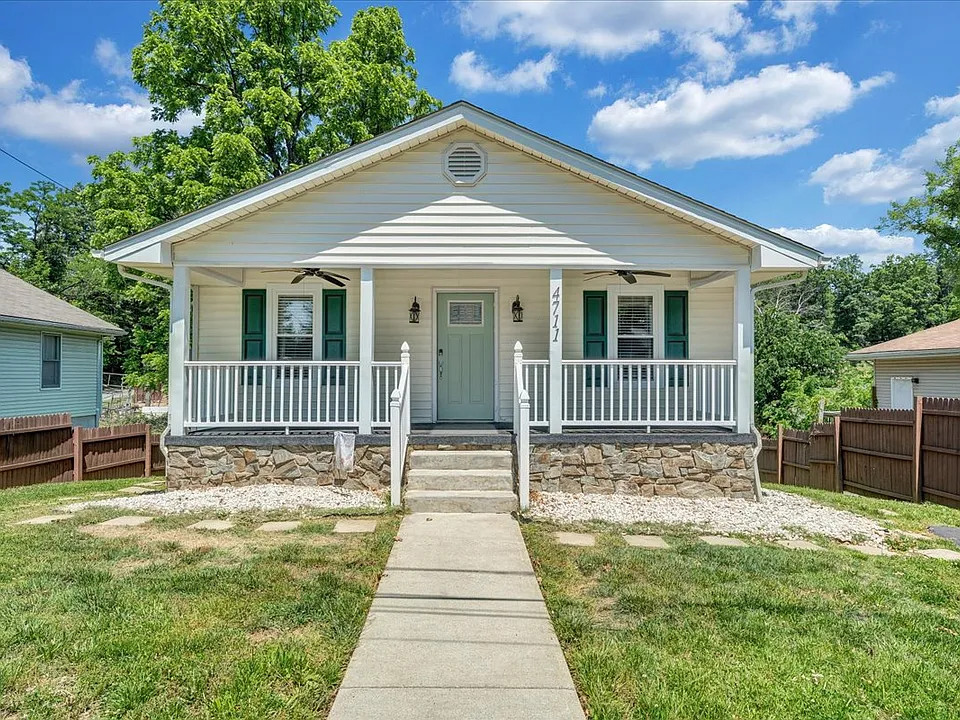 4711 Surrey Ave NW