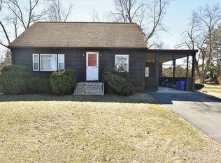 113 Turnpike Rd, Chelmsford, MA 01824