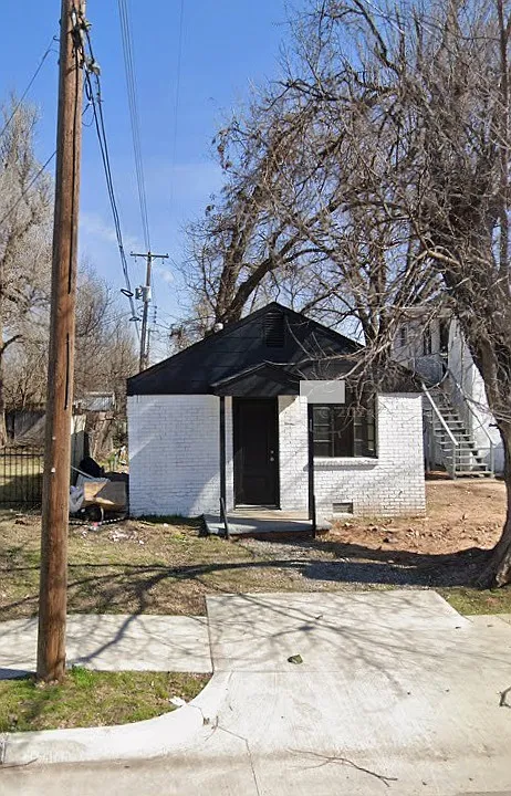 2612 S Blackwelder Ave
